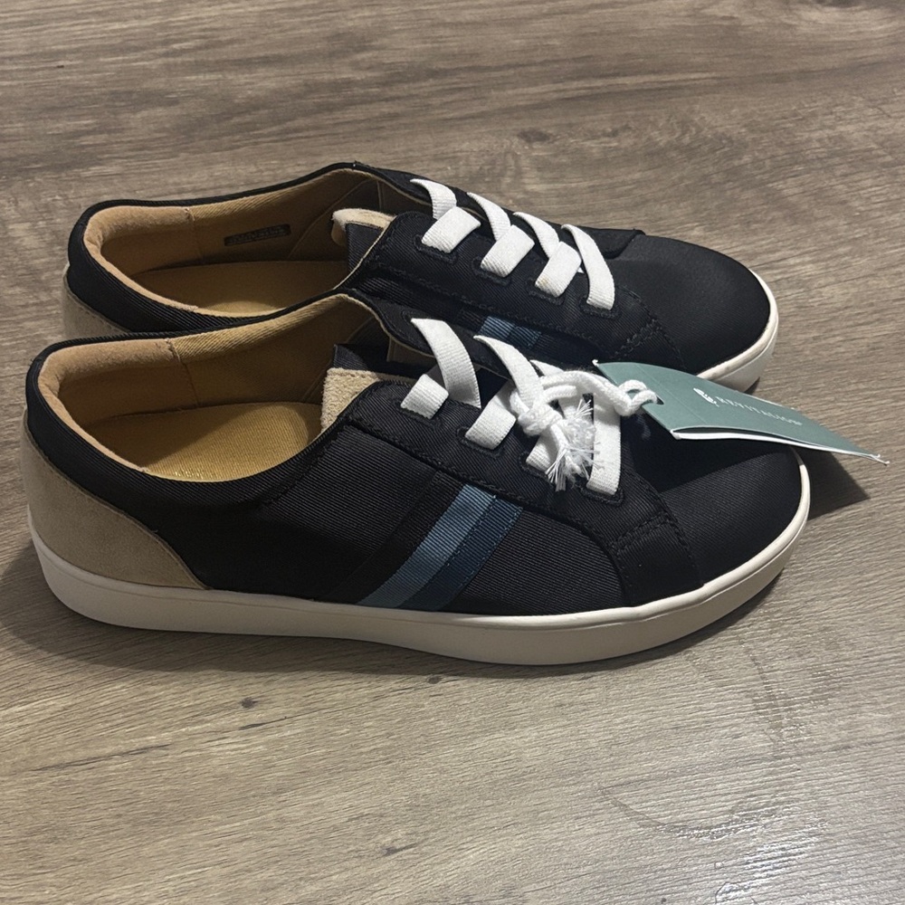 NWT REVITALIGN Shiloh Black and Tan Sneakers with Blue Accents